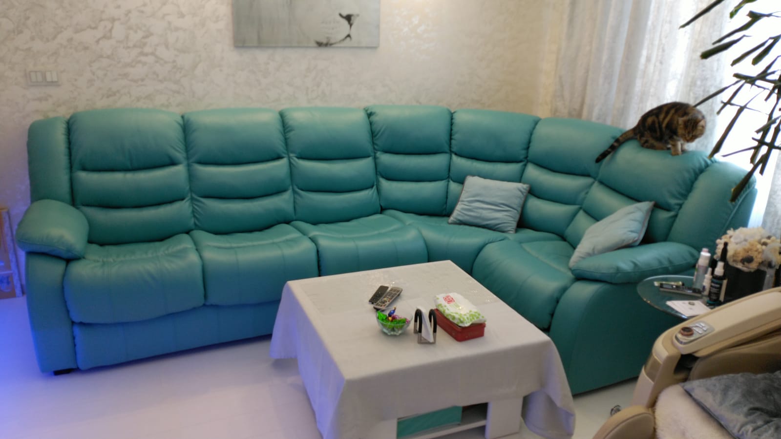 Перетяжка дивана на дому. Славянский бульвар