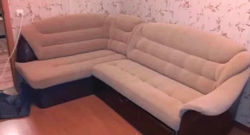 Перетяжка углового дивана. Славянский бульвар
